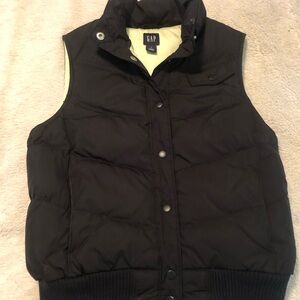 GAP Womens quilted puffer down vest black/lime green lining